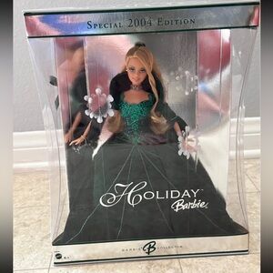 Barbie Holiday Edition 2004 - Green and Black